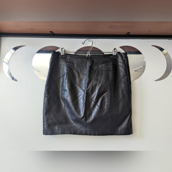 faux leather mini skirt | Noisy May - Picture 3 of 5